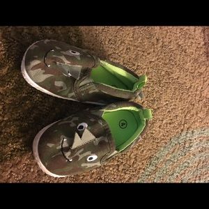 Toddler shoes size 4